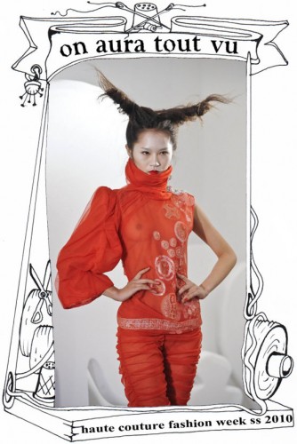 défilé fashion week paris 2010, top à trèfles, jupe en voile sur leggings froncés