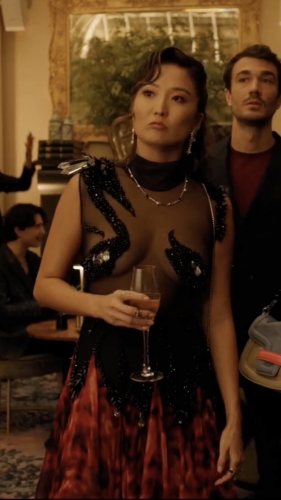 On Aura Tout Vu Emily in Paris, collaboration Netflixx on aura tout vu, haute couture Ashley Park Mindy Chen, look couture Emily in Paris, saison 5,mode costumes on aura tout vu, série Netflix, Paris costumes, Yassen Samouilov Livia Stoianova, haute couture parisienne , fashion Netflix collaboration, manteau couture Samuel Arnold