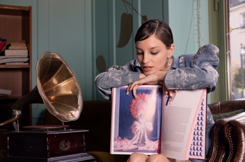 Moulin Rouge®, On Aura Tout Vu, collection bijoux couture, bijoux de luxe Paris, Montmartre, Belle Époque, luxe français, savoir-faire artisanal, maison de couture parisienne, bijoux créateurs